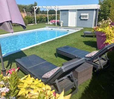 Veretz House | Chambre indépendante piscine en saison petit déjeuner inclus