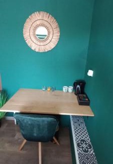 Veretz House | Chambre indépendante piscine en saison petit déjeuner inclus