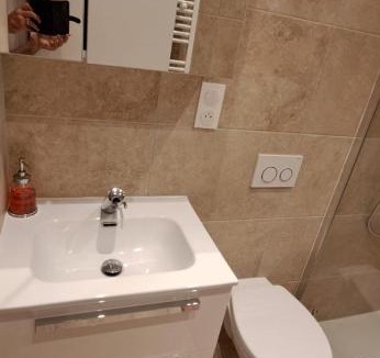 Amplepuis House | Chambre indépendante SDB privative à Amplepuis