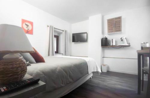 Montpezat-sous-Bauzon House | Chambre indépendante avec salle de bain privée