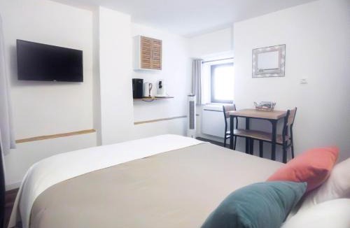 Montpezat-sous-Bauzon House | Chambre indépendante avec salle de bain privée