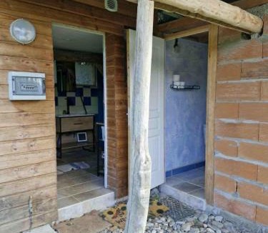 Soulan Bed & Breakfast | CHAMBRE INDEPENDANTE au calme en moyenne montagne