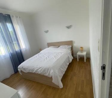 Saint-Amant-Tallende House | chambre individuelle à st amant tallende 63450
