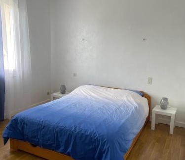 Saint-Amant-Tallende House | chambre individuelle à st amant tallende 63450