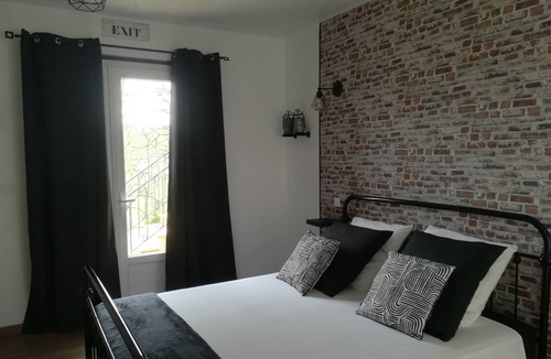 Granges-dAns Bed & Breakfast | Chambre Industrielle
