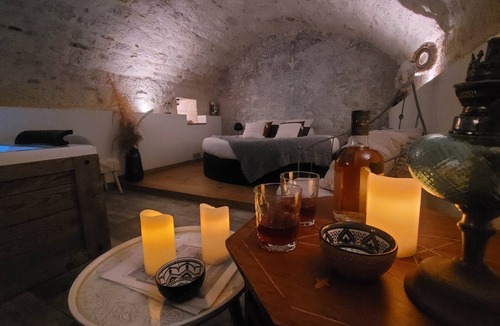 Montpezat-de-Quercy Apartment | Chambre Insolite et SPA Privatif