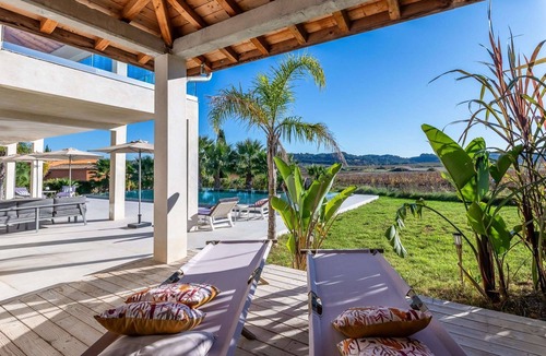 Plaissan Bed & Breakfast | Chambre "La Palmeraie" - Heated pool & SPA