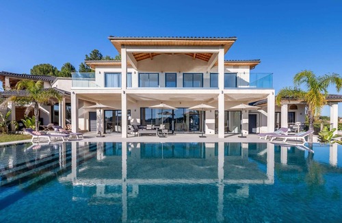 Plaissan Bed & Breakfast | Chambre "La Palmeraie" - Heated pool & SPA