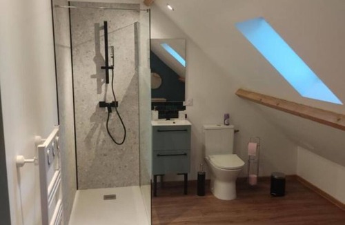 Alembon House | Chambre La Romantique - Au pied de la colline - Chambres d'Hôtes
