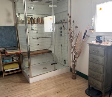 Lezoux House | Chambre Le Colibri