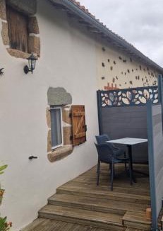 La Celle-sous-Gouzon Bed & Breakfast | Chambre les orchidées