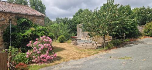 La Celle-sous-Gouzon Bed & Breakfast | Chambre les orchidées