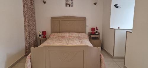 La Celle-sous-Gouzon Bed & Breakfast | Chambre les orchidées