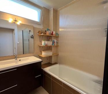 Roseraie House | Chambre Lumineuse