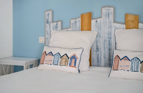 Mont-Dol Bed & Breakfast | “Chambre Marine” Guest Room with Shared Terrace, Shared Garden, and Wi-Fi