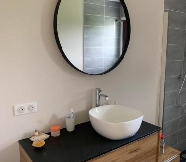 Laigne-en-Belin House | Chambre moderne 24h du Mans - 10 min du circuit SDB attenante