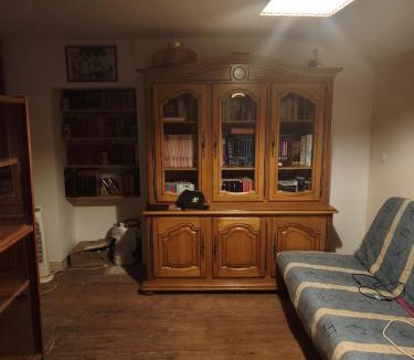 Saint-Hilaire-la-Palud House | Chambre pèlerinage