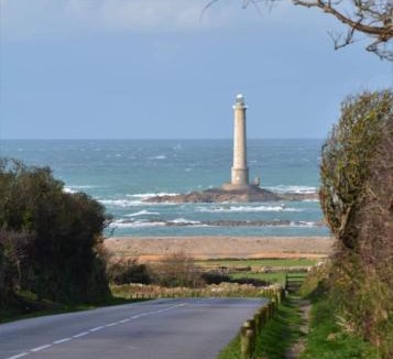 Saint-Germain-des-Vaux House | Chambre phare