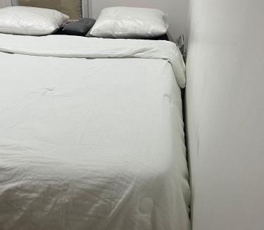 Montereau-Fault-Yonne House | Chambre pinselccc