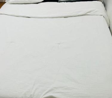 Montereau-Fault-Yonne House | Chambre pinselccc