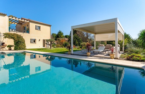 Fontareches Apartment | "Chambre - Piriou" Room with Private Terrace, Wi-Fi, and Air Conditioning