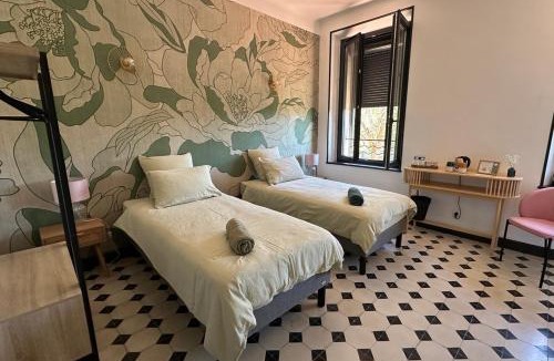 Villeneuve-Minervois House | Chambre Pivoine au Domaine de l'Aven