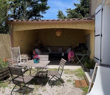 Villeneuve-les-Avignon House | Chambre privée en Provence