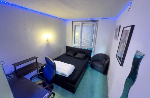 Villejuif House | Chambre privée avec lit king-size dans un appartement partagé à 5 min du métro 7 à Paris Orly