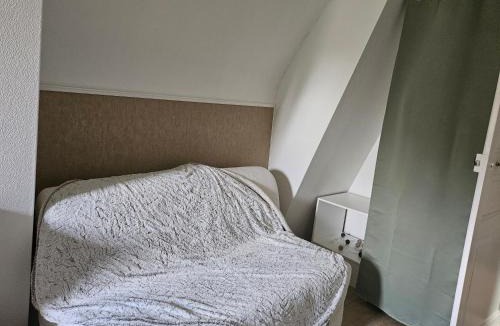 Montbizot Bed & Breakfast | Chambre Privée-Calme