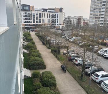 Colombes House | Chambre privée dans un appartement partagé