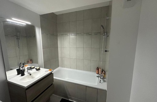 Drancy House | Chambre privée dans un appartement partagé