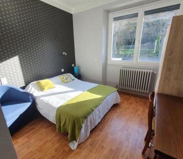 Saint-Affrique House | Chambre privée du Majestic