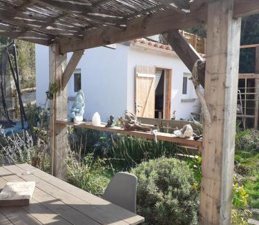 Lezignan-Corbieres House | Chambre privée au coeur d'une pinède dans un quartier résidentiel