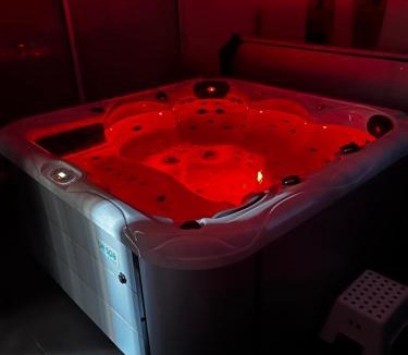 Louplande House | Chambre privative avec spa