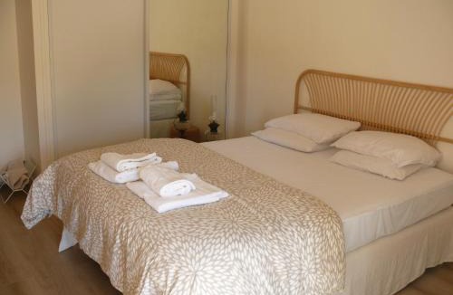 Lattes Bed & Breakfast | Chambre privee dans villa avec piscine en Petite Camargue