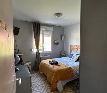 Sainte-Feyre House | Chambre Raphaël les monts