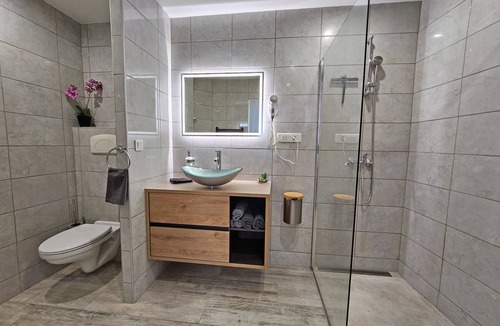Saint-Pargoire Bed & Breakfast | Chambre Romarin - Domaine à l'Aise