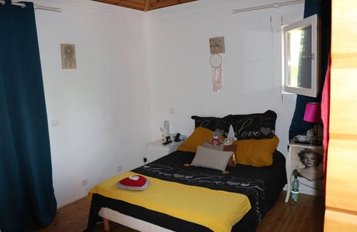 Valpaja House | Chambre Rose 2 cool 👍🏻 4 adults