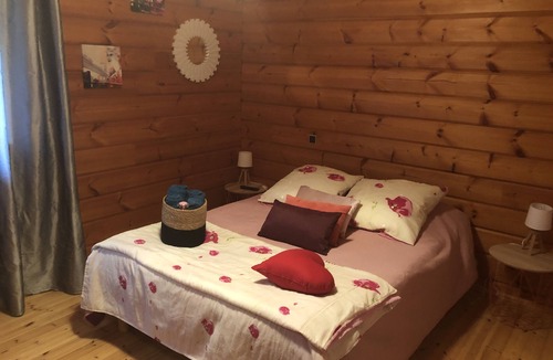 Valpaja House | Chambre Rose 2 cool 👍🏻 4 adults