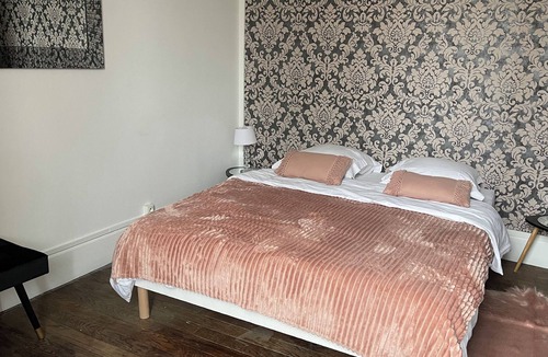 Epinac Bed & Breakfast | Chambre Rose