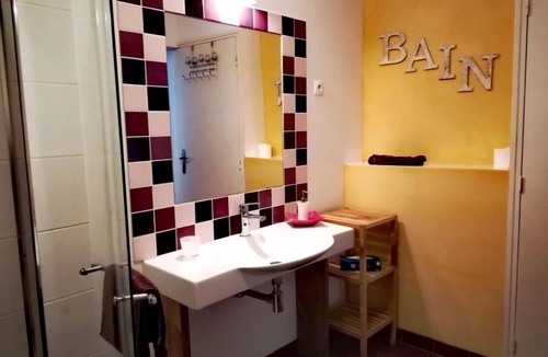 Mortagne-sur-Sevre Bed & Breakfast | Chambre "sèvre"