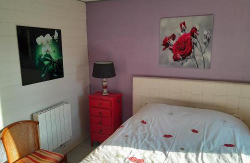 Conde-sur-Noireau House | chambre sérénité