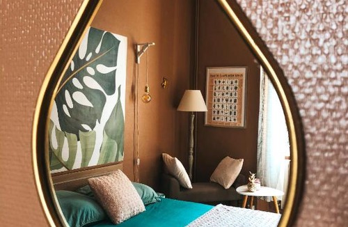 Cognac House | chambre salle de bain partagée