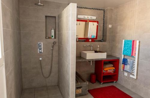 Republique–Point-du-Jour House | Chambre-Salon avec Terrasse sur Jardin