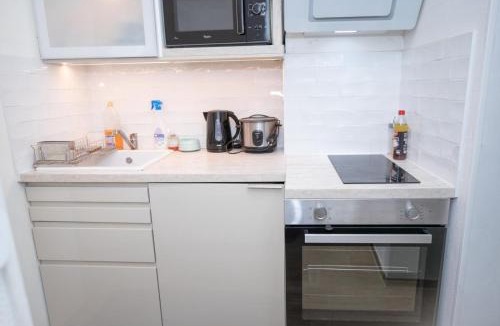 La Villette Apartment | Chambre salon pont de l ourcq
