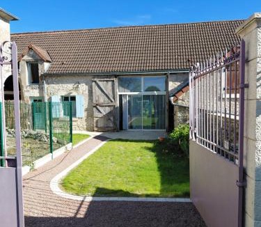 Baule House | Chambre sous les toits
