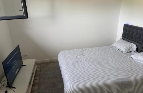 Clonas-sur-Vareze House | Chambre spacieuse #3