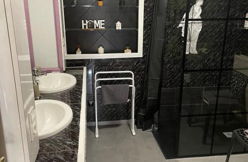 Wisembach Bed & Breakfast | Chambre spacieuse avec salle d'eau privative à Wisembach - FR-1-589-810