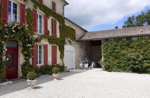 Rouffignac House | chambre spacieuse dans maison bourgeoise