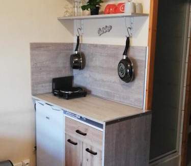 Hermanville-sur-Mer Apartment | CHAMBRE STUDIO avec KICHENETTE SOLEIL DE NACRE